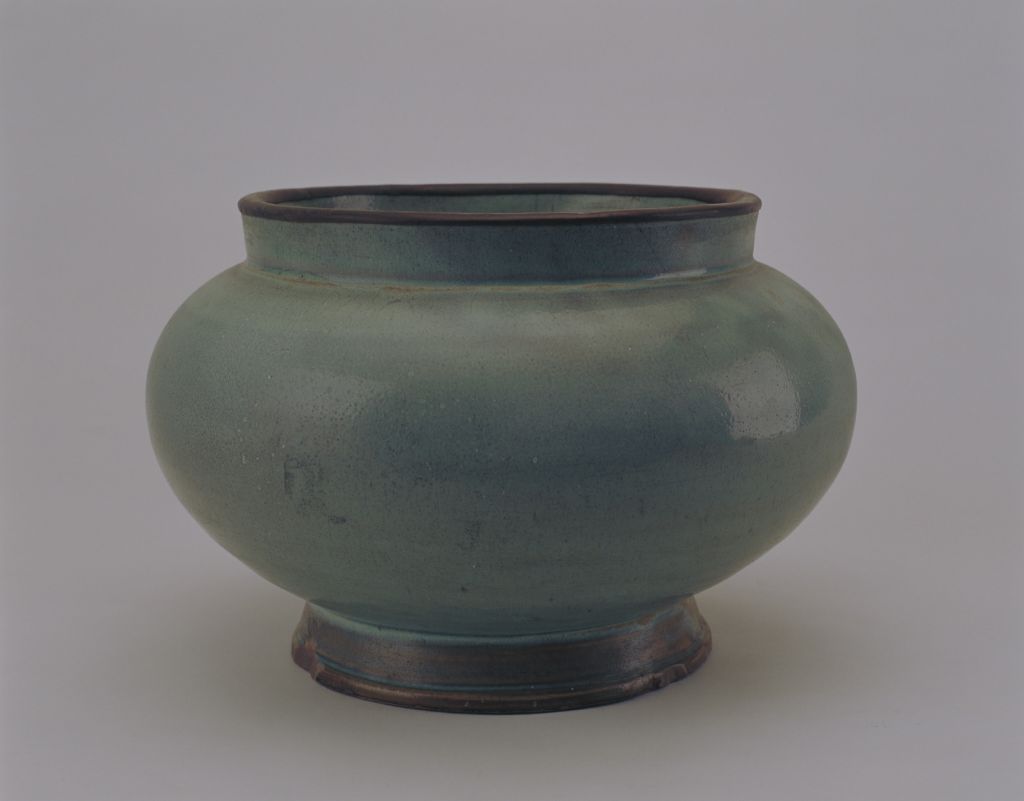 图片[1]-Jun Kiln Sky Blue Glaze Slag Bucket Flower Pot (Mouth Mill)-China Archive